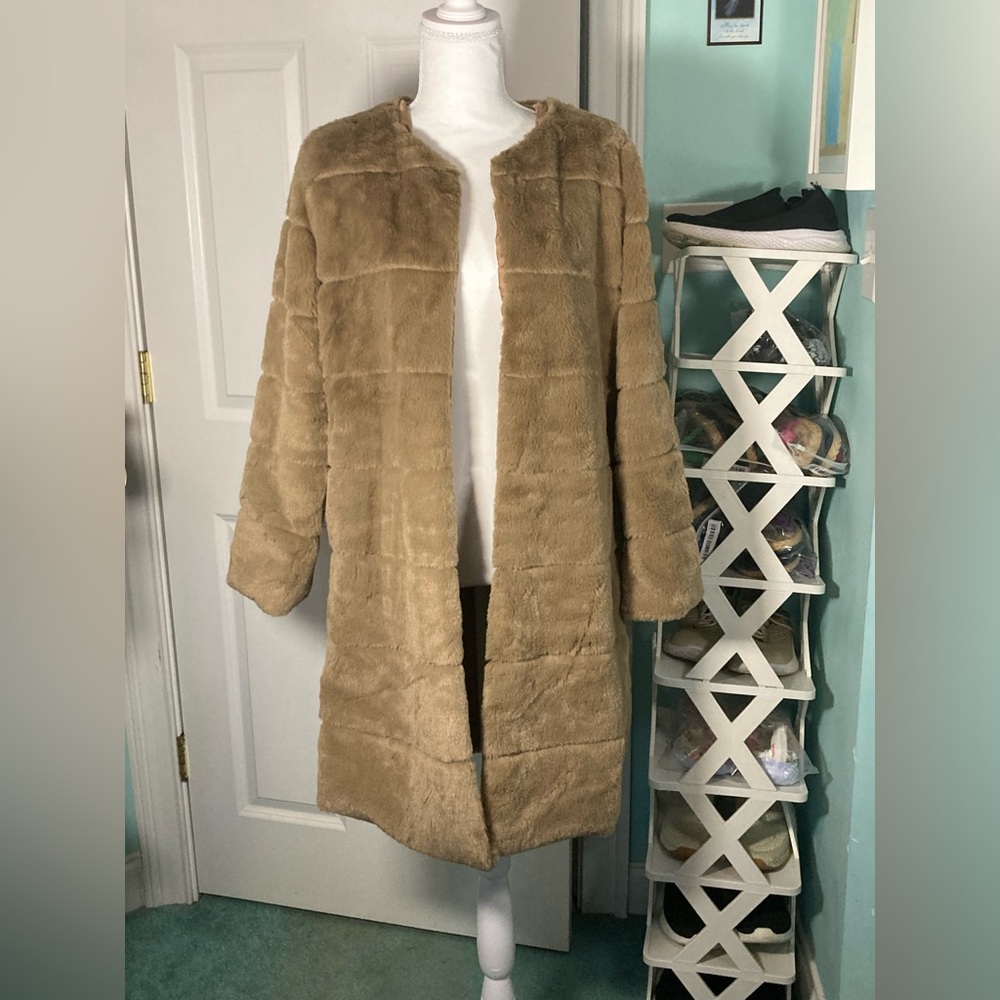 Elegant Light Brown Faux Fur Jacket/Coat